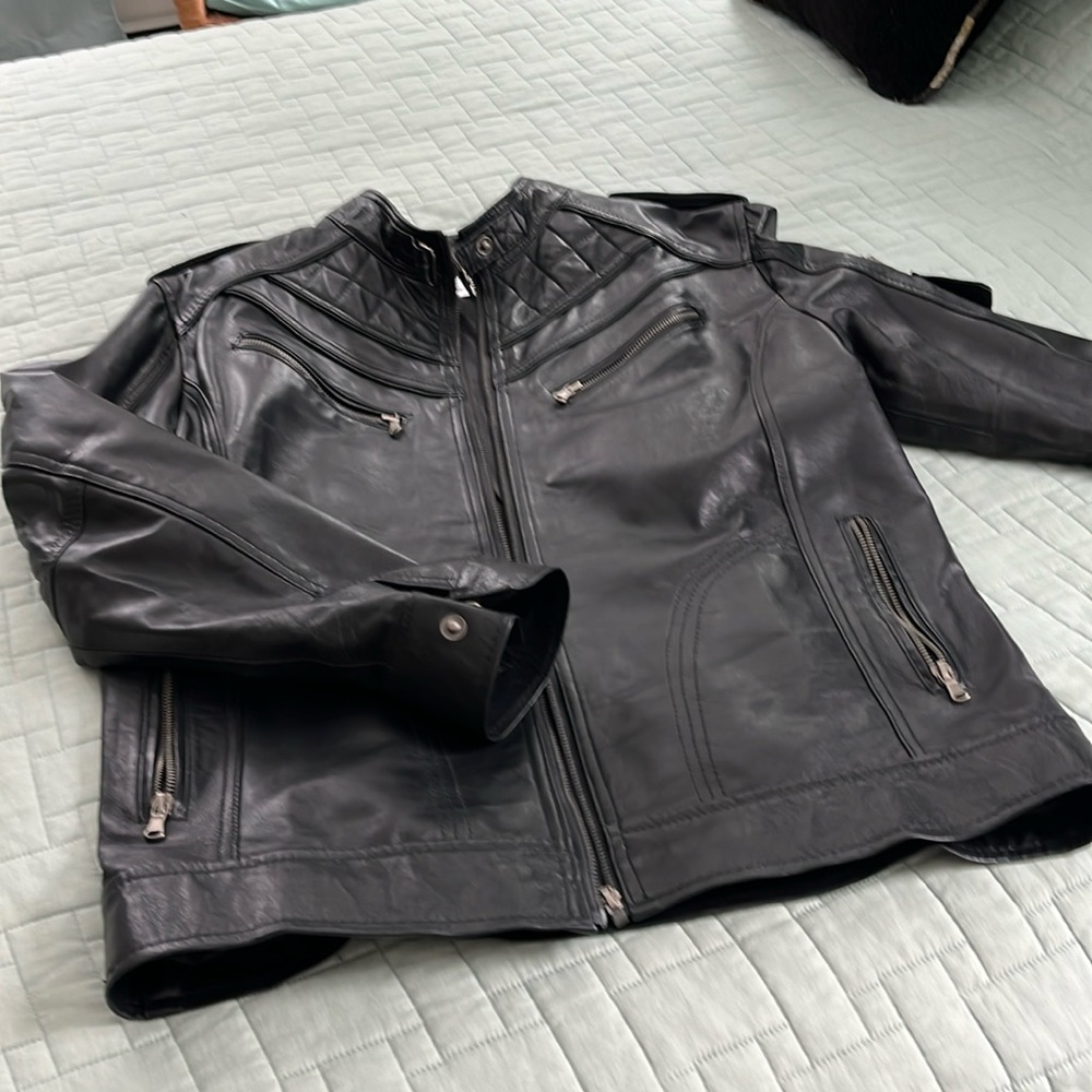 Men’s genuine leather jacket